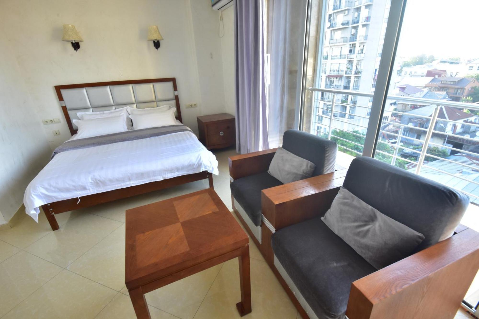 Hotel Chveni Sakhli Батуми Екстериор снимка