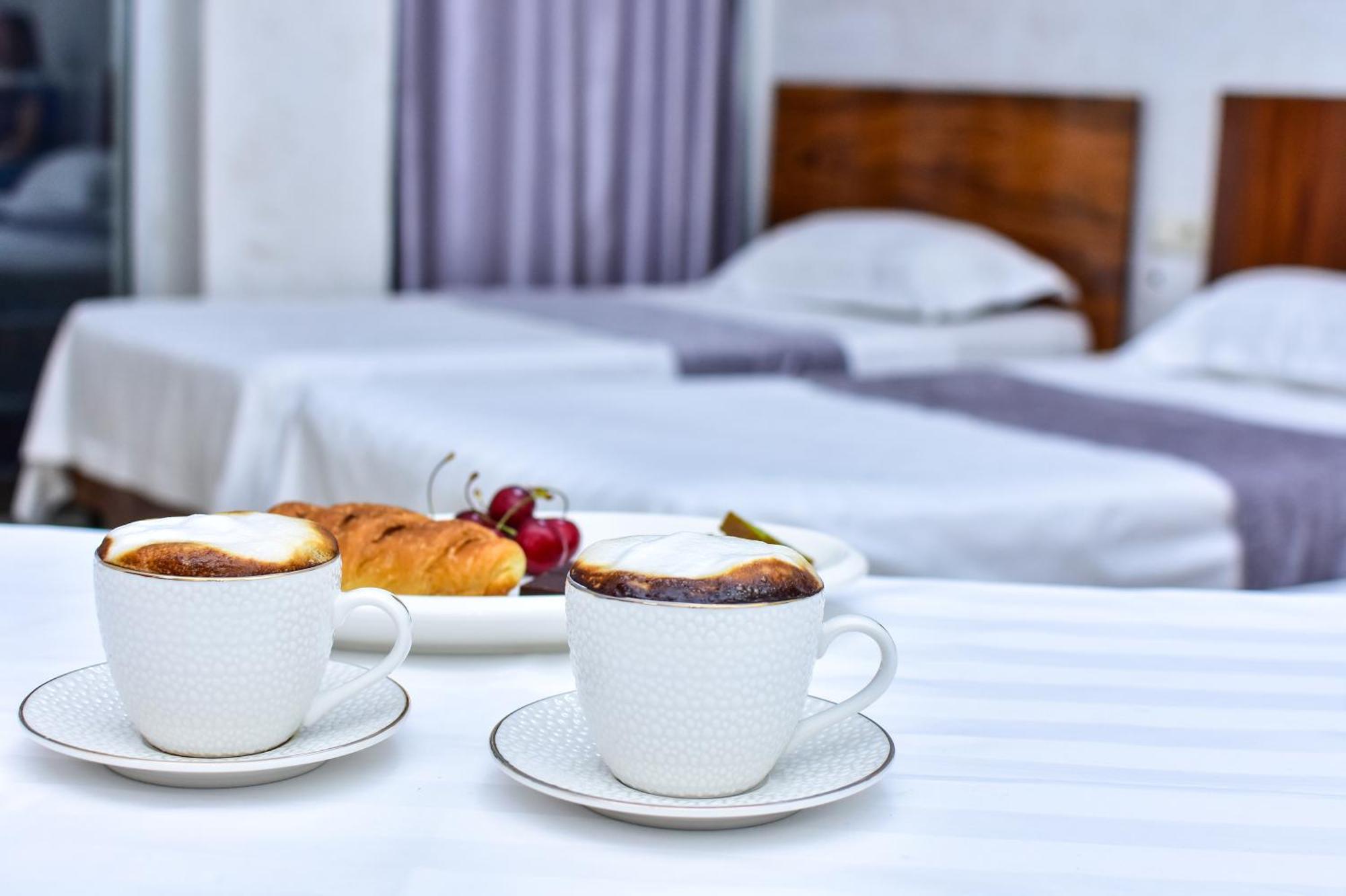 Hotel Chveni Sakhli Батуми Екстериор снимка